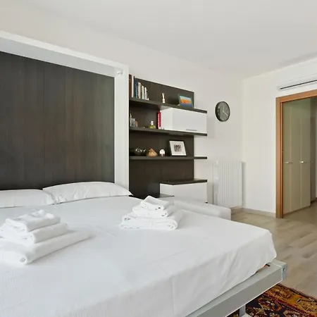 Navigli Area Modern Studio Apartment Milan